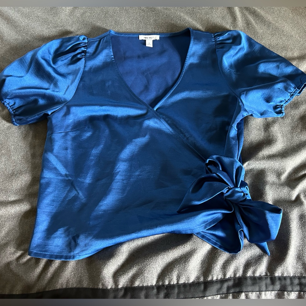 Nine West Blouse 💙🦋
